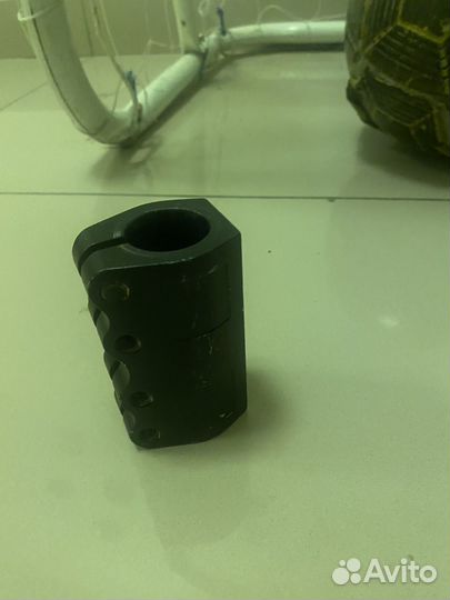 Зажим на трюковой самокат скс