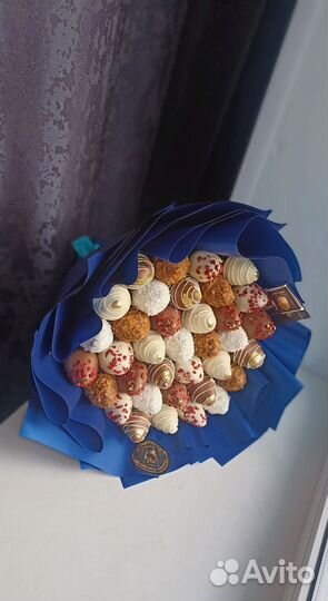 Клубника в шоколаде букеты