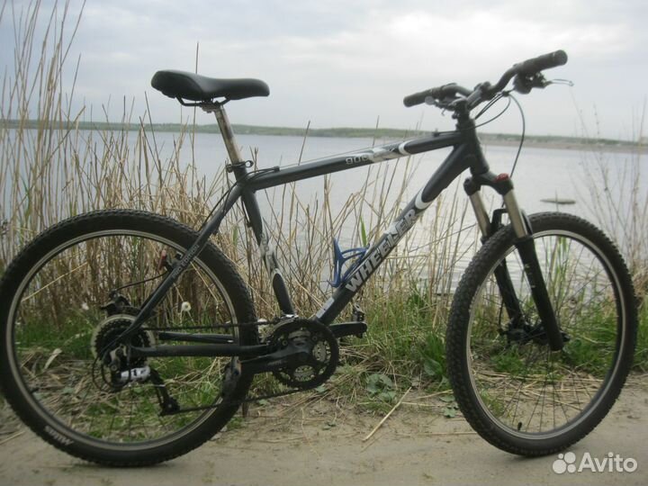 Два горных алюминиевых велосипеда