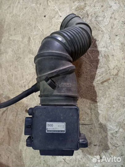 Патрубок воздушного фильтра Mitsubishi Carisma