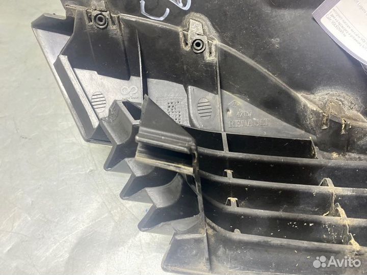 Решетка радиатора Renault Laguna Ii 2001-2008 1.9