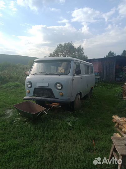 УАЗ 452 Буханка цельнометаллический, 2001