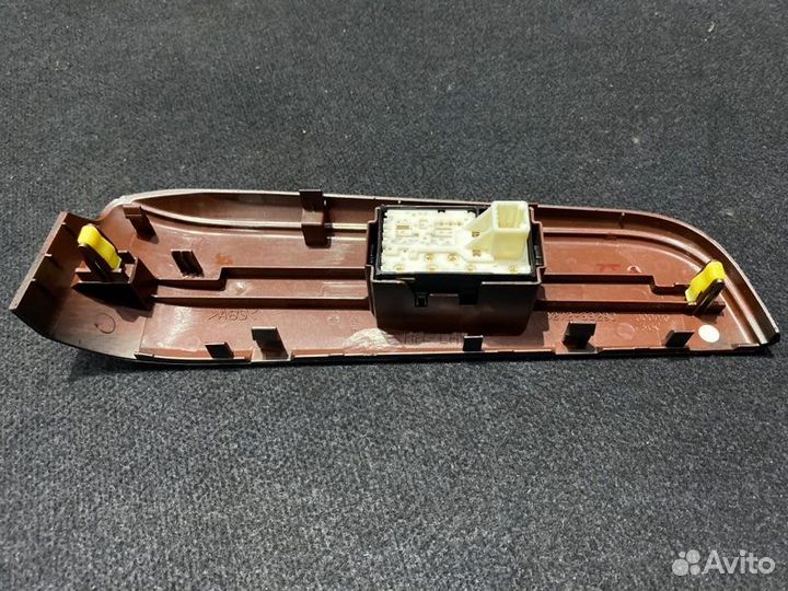 Блок управления стеклами задний левый Toyota Camry