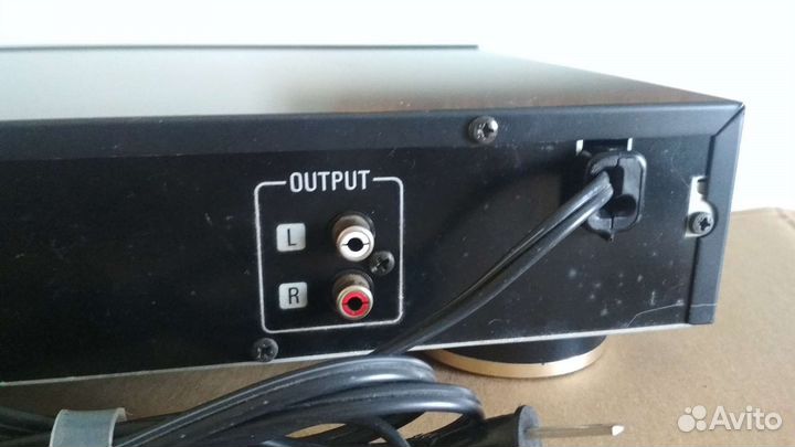 AM/FM тюнер Denon TU-280. Japan