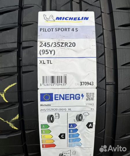 Michelin Pilot Sport 4 S 275/30 R20 и 245/35 R20