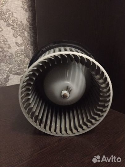 Мотор печки салона