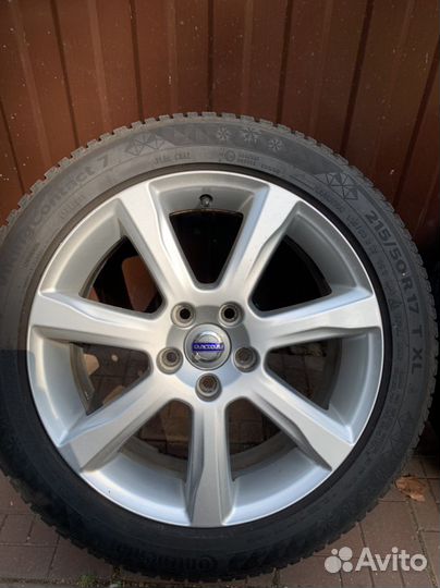 Диски литые Volvo R17 31400029 с резиной 2021 года