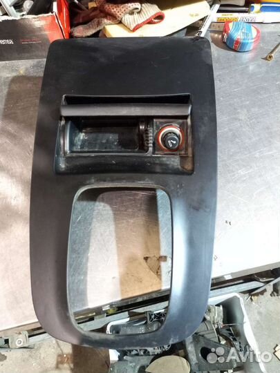 Центральная консоль с пепельницой VW Sharan 1