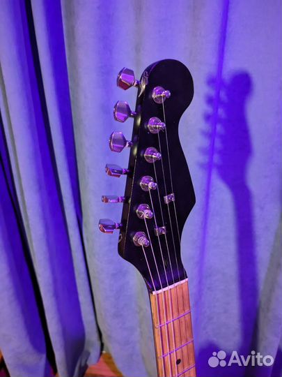 Электрогитара