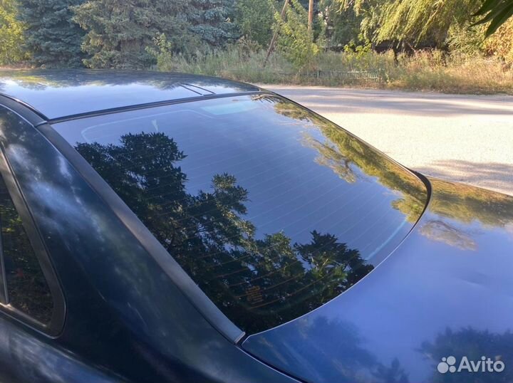 Заднее ветровое стекло Volvo S80 1