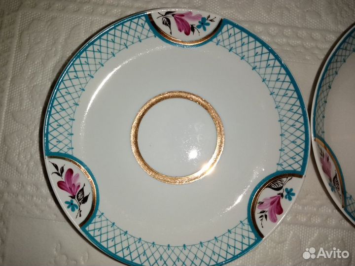 Чашки с блюдцами, бокалы