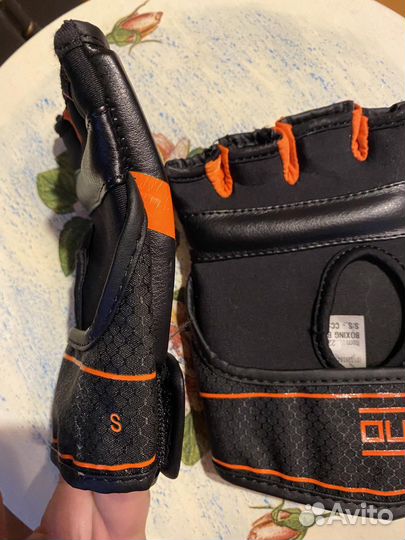 Перчатки для смешанных единоборств