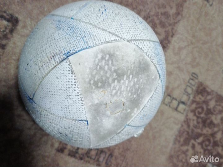 Футбольный мяч adidas