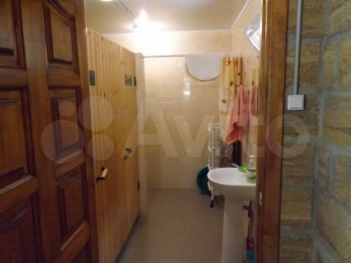 Комната 15 м² в 6-к., 1/1 эт.