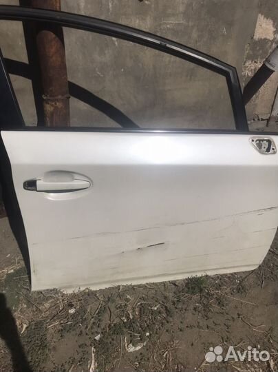Дверь передняя правая,задняя правая