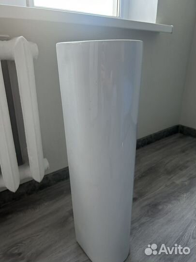 В ванну под раковину