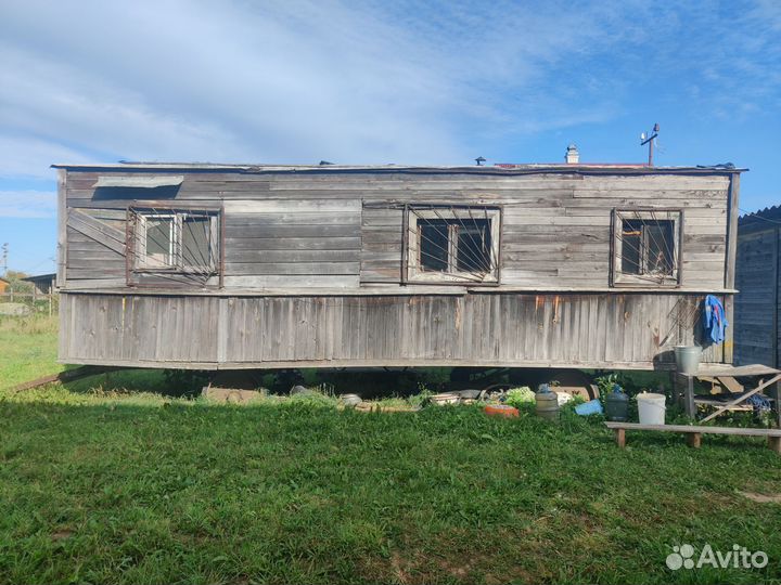 Прицеп бытовка на колесах