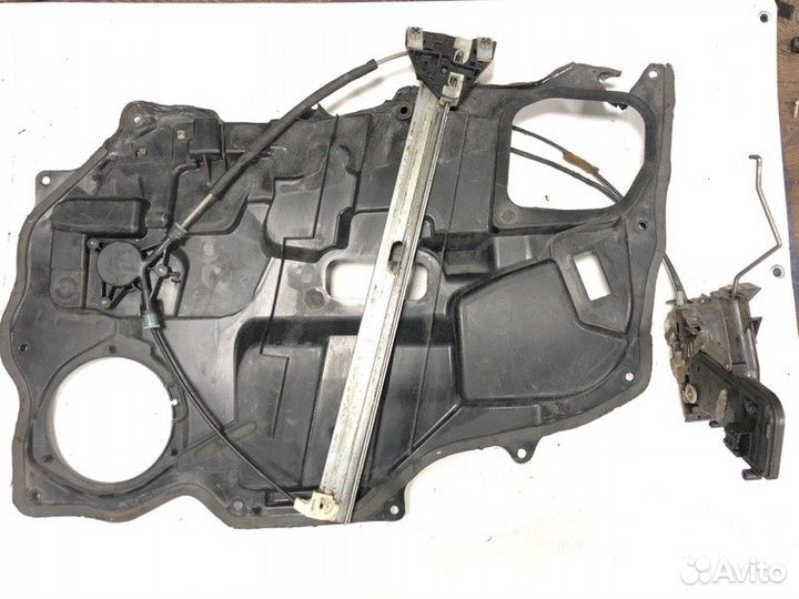 Панель двери передний левый Mazda Demio DY5W zjve