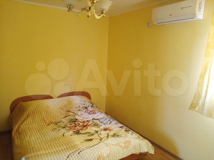 Комната 15 м² в 4-к., 1/2 эт.