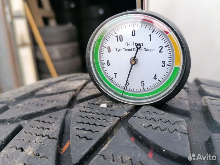 Dunlop Axiom Plus 255/45 R20