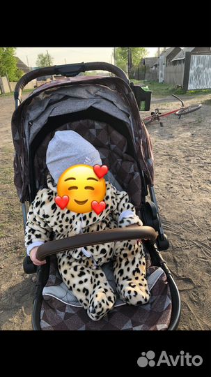 Прогулочная коляска