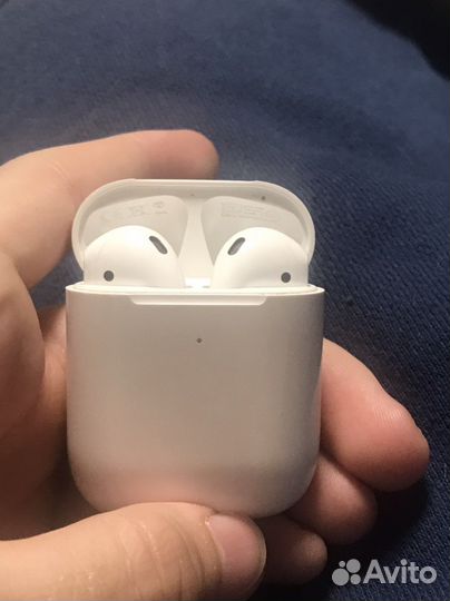 Наушники AirPods 2 с беспроводной зарядкой