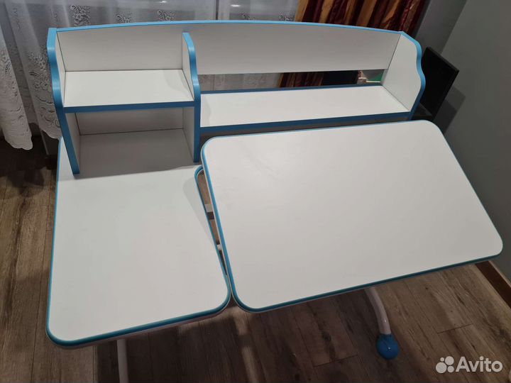 Парта (письменный стол) FunDesk Amare II