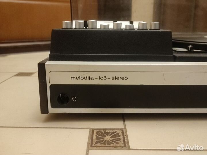 Проигрыватель винила melodia 103