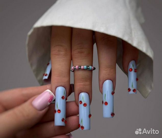 Маникюр, педикюр, наращивание ногтей