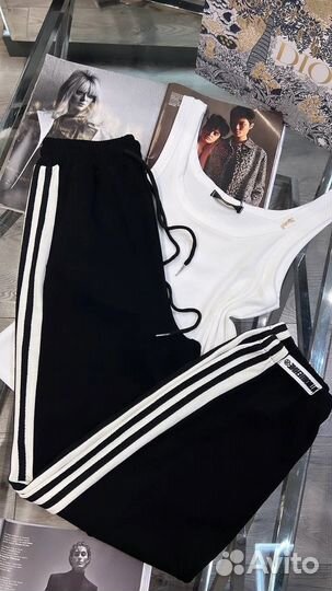 Спортивные штаны с лампасами