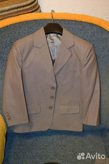 Костюм детский тройка в отличном состояние