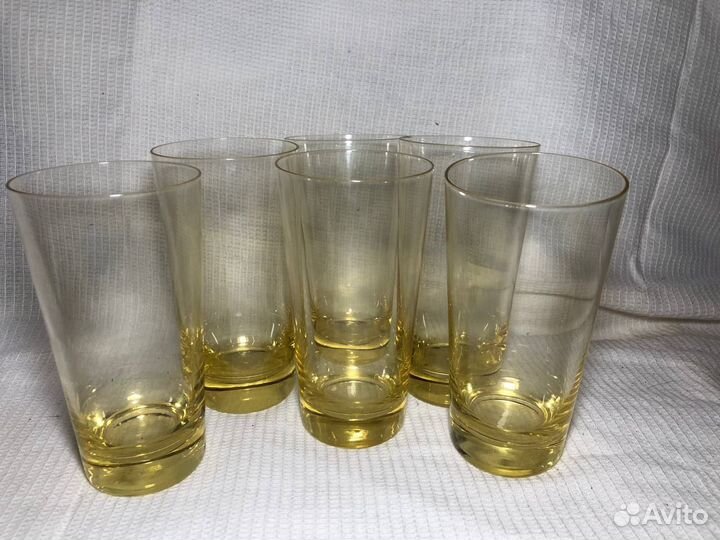 Набор цветных стаканов