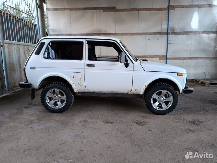 LADA 4x4 (Нива) 1.7 МТ, 2005, 135 500 км