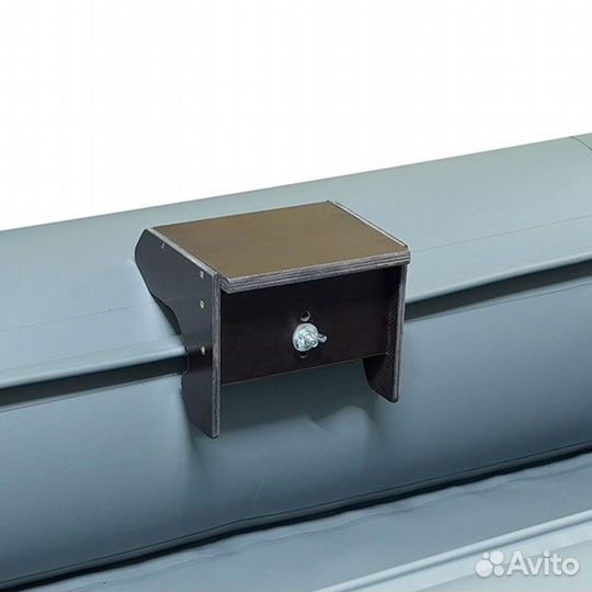 Подставка (столик) для лодки под эхолот мини на ли