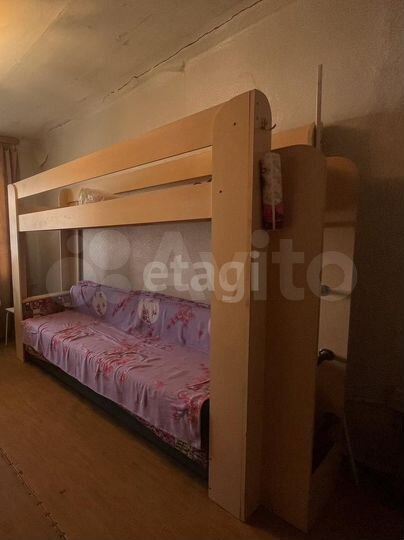 Комната 12 м² в 6-к., 1/4 эт.