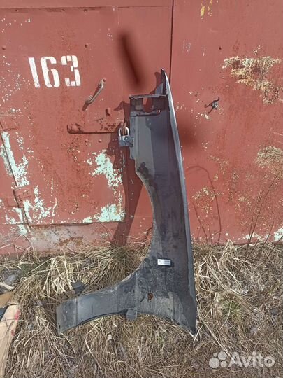 Крыло на мазду 626