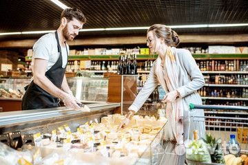 Работник зала за прилавок Оплата 2 раза в неделю