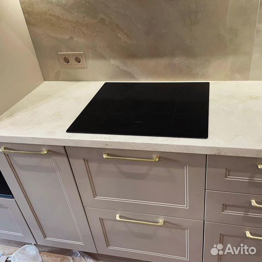 Столешница из камня (кварц, акрил)