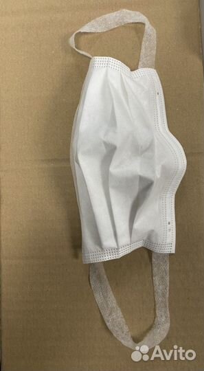 Белая маска для лица трехслойная защитная