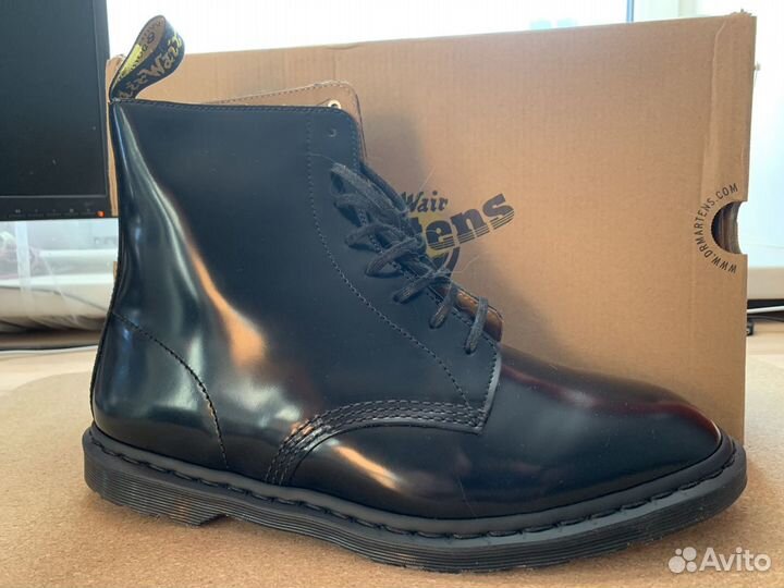 Dr. Martens Winchester II