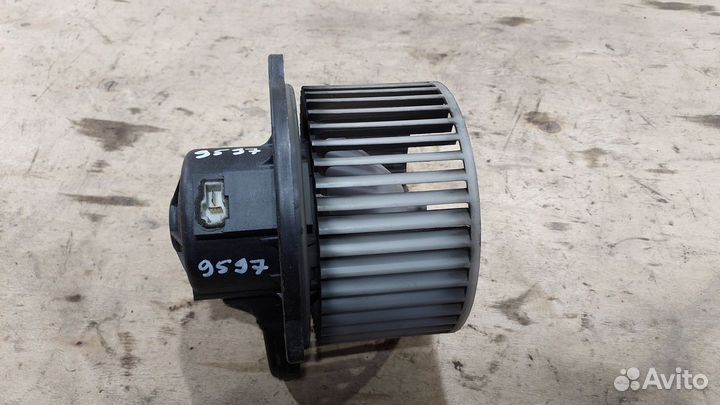 Моторчик отопителя Matrix I рестайлинг