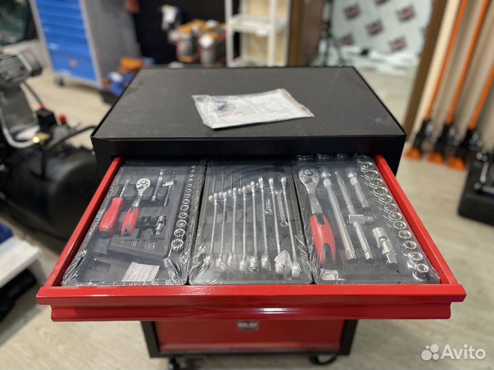 Подкатная тележка 7 ящиков 101 предмет