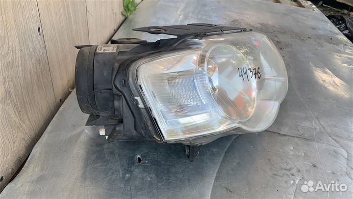 Фара правая Volkswagen Passat