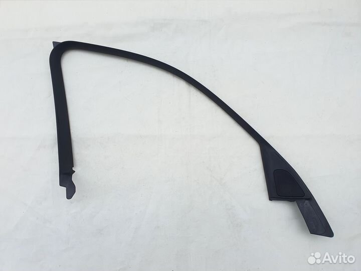 Щиток оконной рамы BMW X1 e84 передний левый