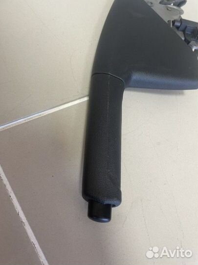 Рычаг стояночного тормоза Skoda Rapid 2