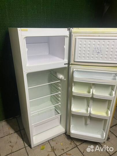 Холодильник бу Vestel