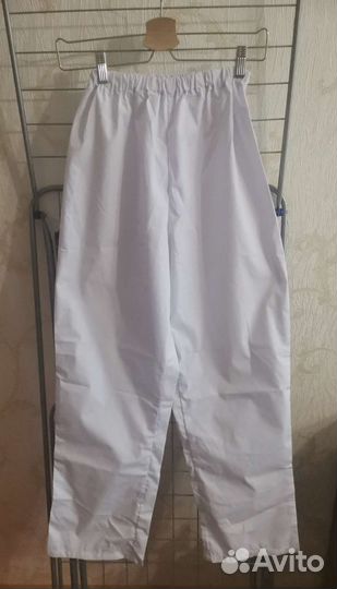 Белый медицинский халат