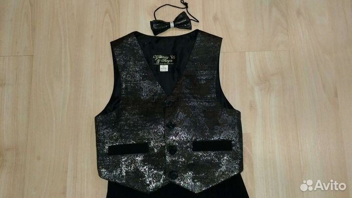 Костюм нарядный:брюки и жилет на мальчика, р.116