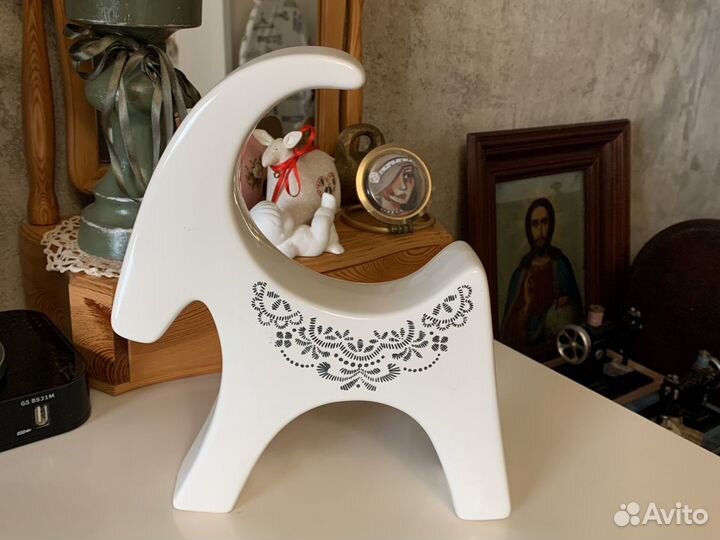 Статуэтка фарфор