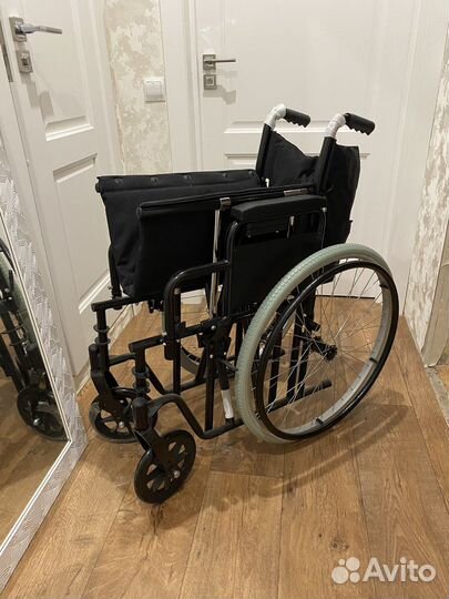 Инвалидное кресло-коляска 58 см с подножками